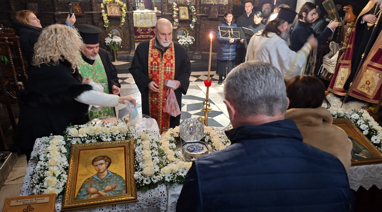Отец Петър: Гостуването на светите мощи доказва единството на православието